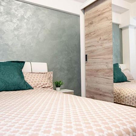Ultra Central Luxury 3Br 2Bath Apt & Amazing Views Bukarest Exteriör bild