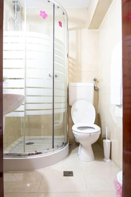 Ultra Central Luxury 3Br 2Bath Apt & Amazing Views Bukarest Exteriör bild