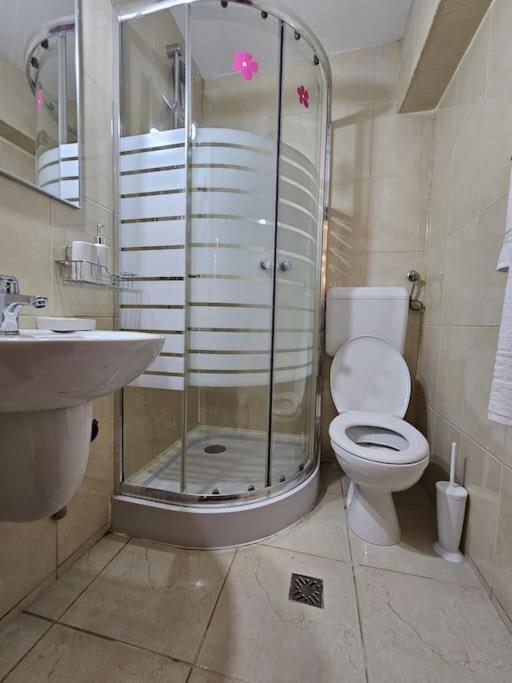 Ultra Central Luxury 3Br 2Bath Apt & Amazing Views Bukarest Exteriör bild