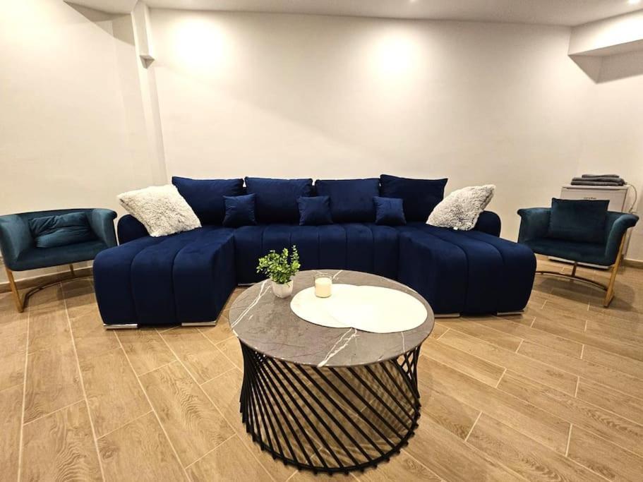 Ultra Central Luxury 3Br 2Bath Apt & Amazing Views Bukarest Exteriör bild