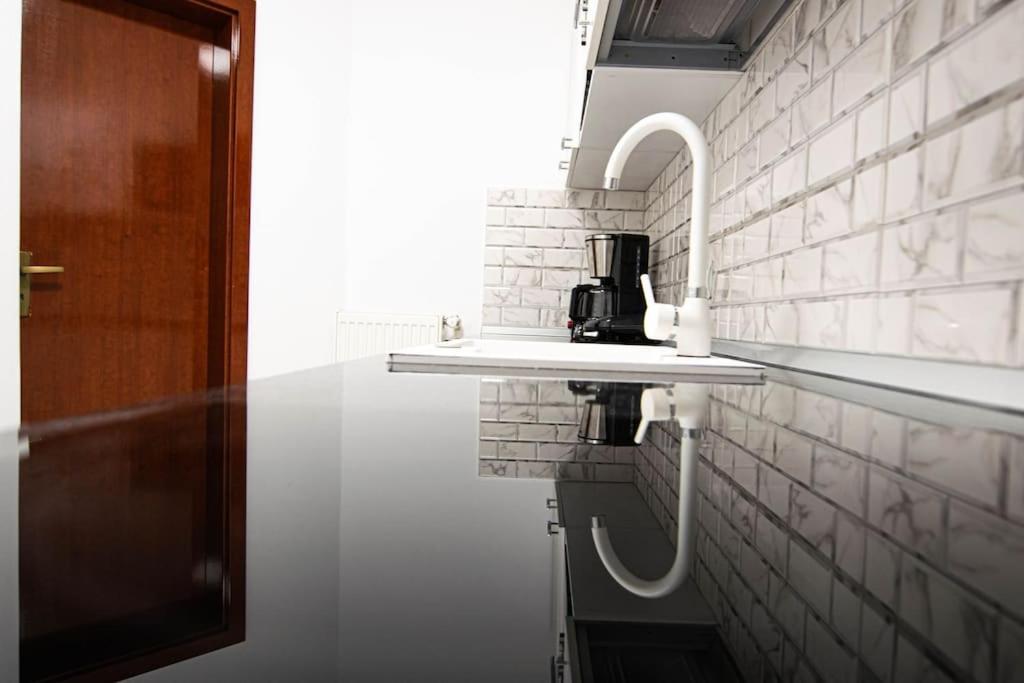 Ultra Central Luxury 3Br 2Bath Apt & Amazing Views Bukarest Exteriör bild