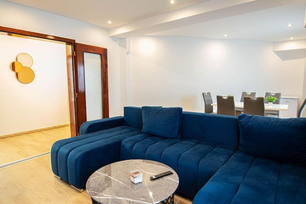 Ultra Central Luxury 3Br 2Bath Apt & Amazing Views Bukarest Exteriör bild